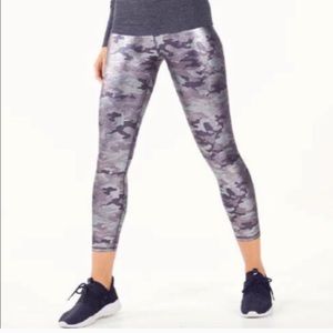 Powehold by Fabletics leggings